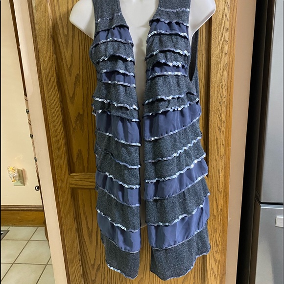 Cache Gray Knit Ruffle design front Vest with sequins Size: XL - Picture 1 of 10